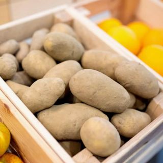 Už se pomalu blíží štědrovečerní večeře a s tím i nákup těch nejlepších surovin na vaření, smažení a pečení 🥔🥕🥚 . A my...